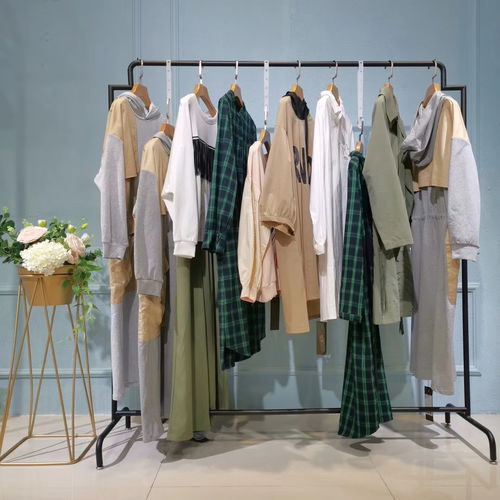 服裝廠照明工程報(bào)價(jià)詳解 從廠家到服裝服飾批發(fā)的專(zhuān)業(yè)照明方案